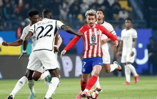 足球报：目前中国足协持证教练总数已突破11.4万（《足球报》：中国足协持证教练人数已超11.4万）